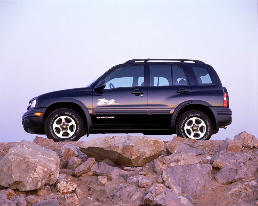  Chevrolet Tracker 2000 года  (фото 6 из 29)